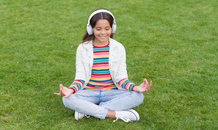 Audio pour enfants : quel format choisir entre le baladeur dédié ou le podcast ?