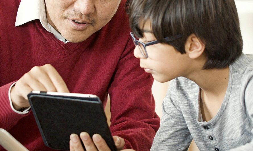 Qustodio, Bark ou Family Link : quelle solution pour un premier telephone ?