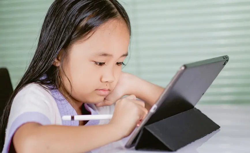 Apps éducatives TDAH enfant : interfaces épurées 2026